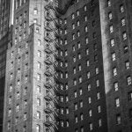 [SALAH] DPR Desak Pemerintah Jangan Halangi Rakyat Kerja ke Luar Negeri